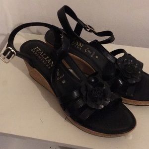 BRAND NEW 💕Italian Shoemakers Black Wedge Sandals